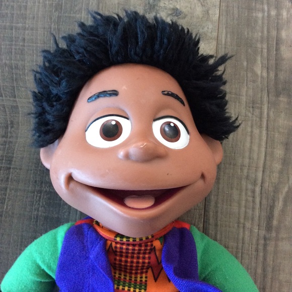 LOT 4 VTG 90s The Puzzle Place Plush Vinyl Dolls
14” tall
Kiki Leon Julie Ben - Picture 8 of 10